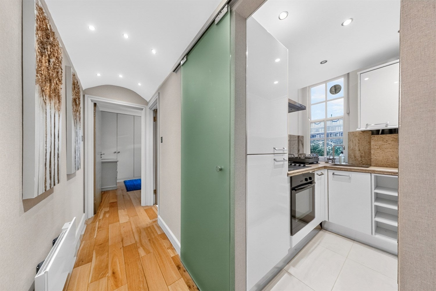 Flat Kensington Church Walk in Greater London