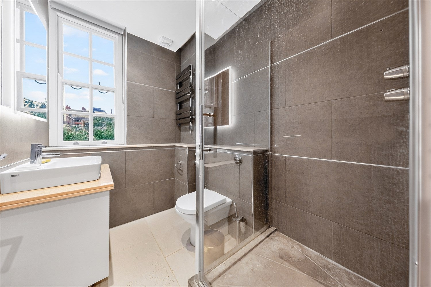 Flat Kensington Church Walk in Greater London