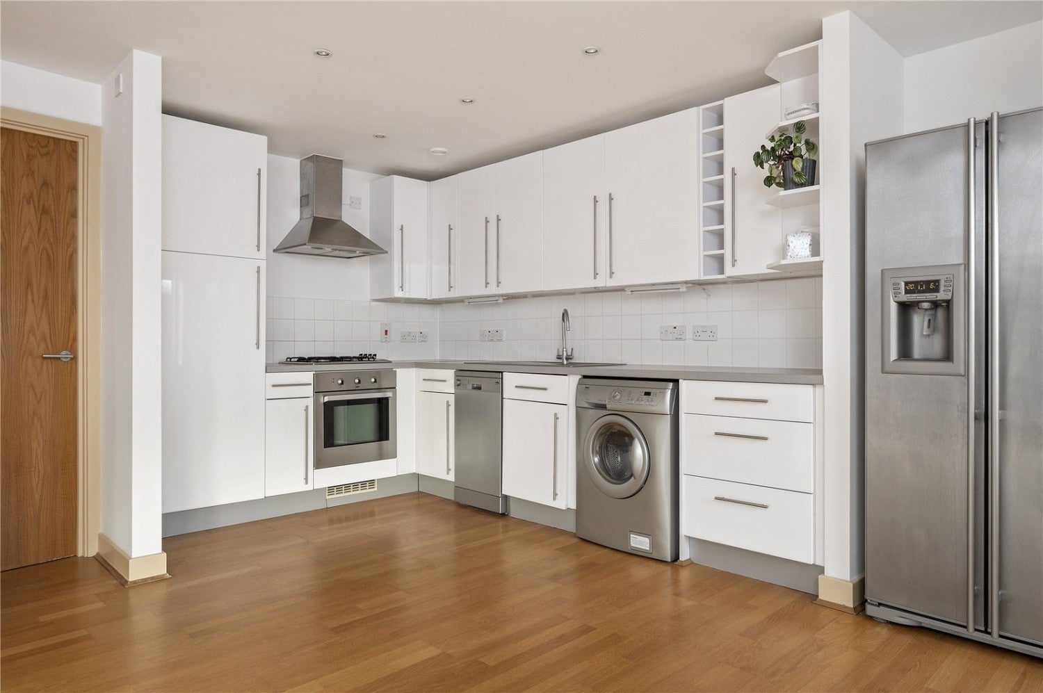 Flat Fairstead Walk in Greater London