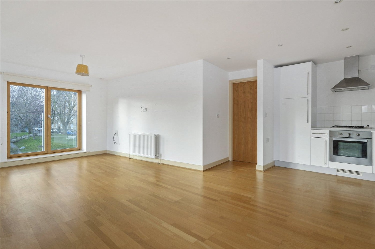Flat Fairstead Walk in Greater London