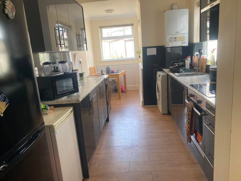 Room Harefield Road in Coventry
