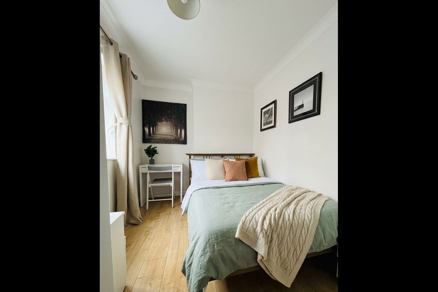 Room Macroom Road in City of Westminster