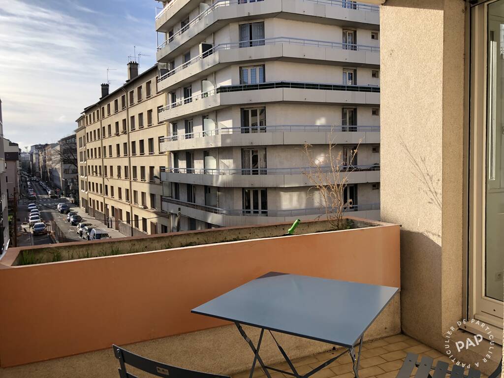 Chambre Rue du 4 Août 1789 à Villeurbanne