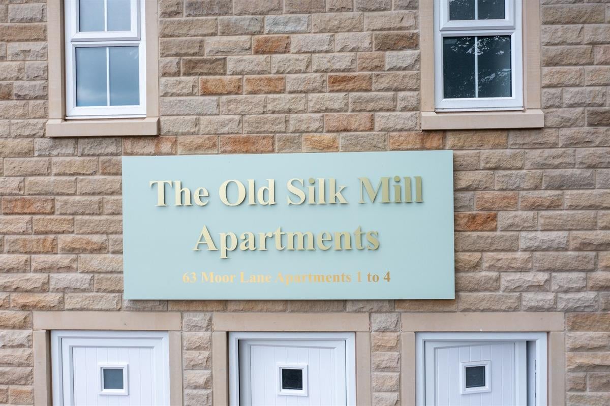 Flat Moor Lane in Kirklees
