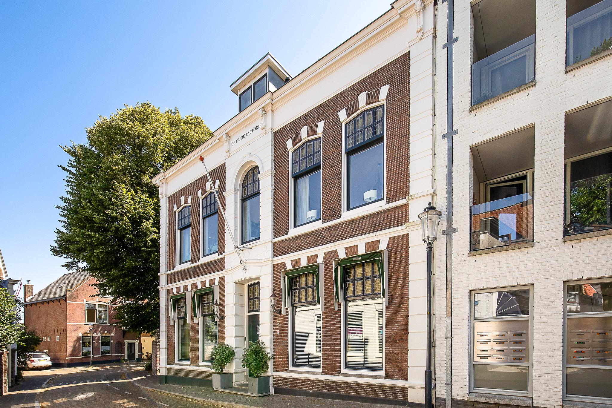 Huis Grachtweg 2 in Lisse