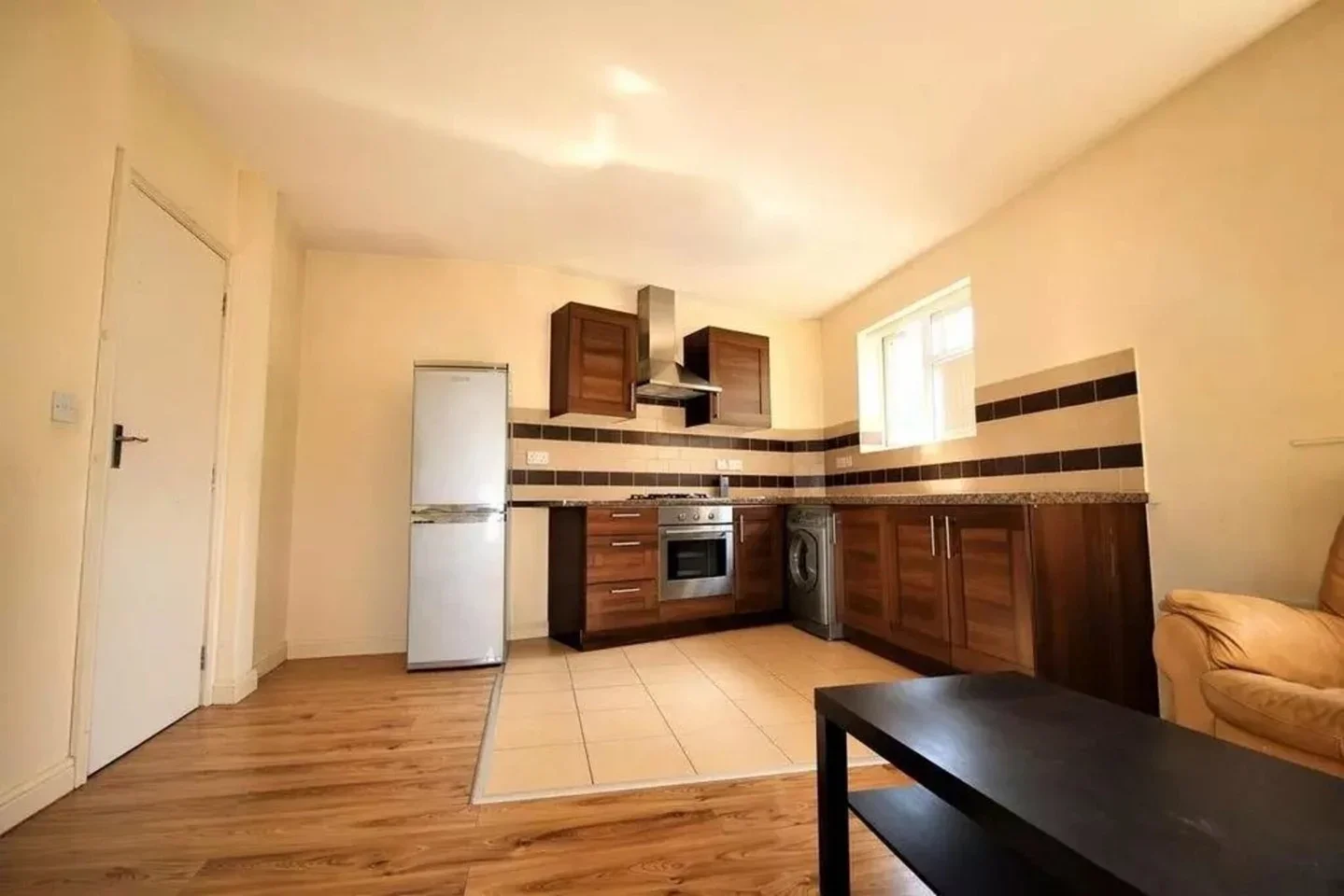 Flat Third Avenue in Greater London