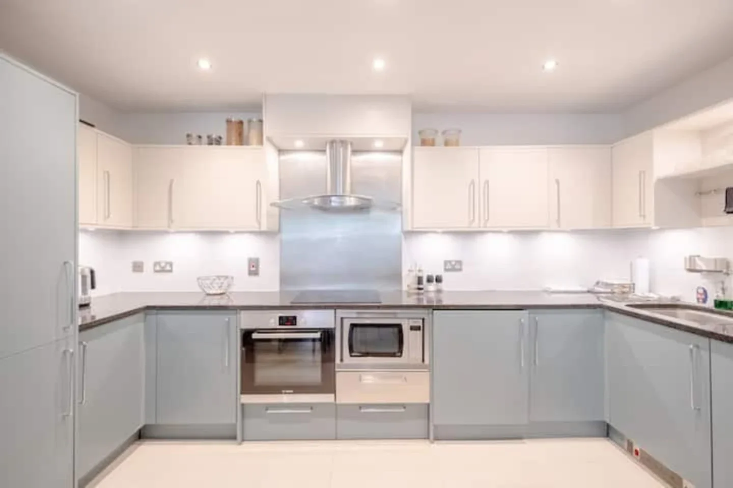 Flat Bridgefoot in Greater London
