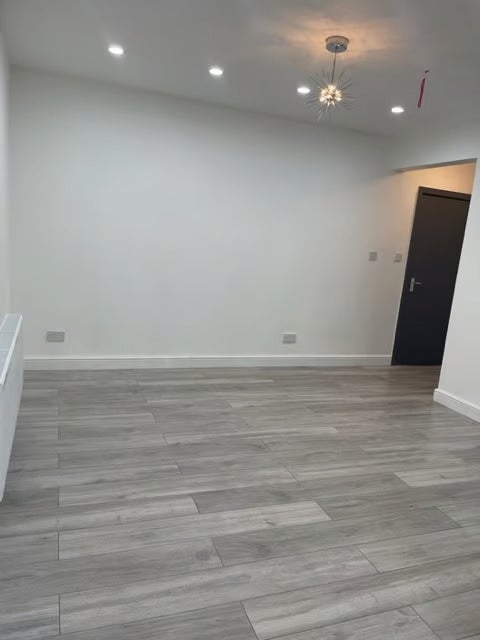 Flat Charteris Road in Greater London
