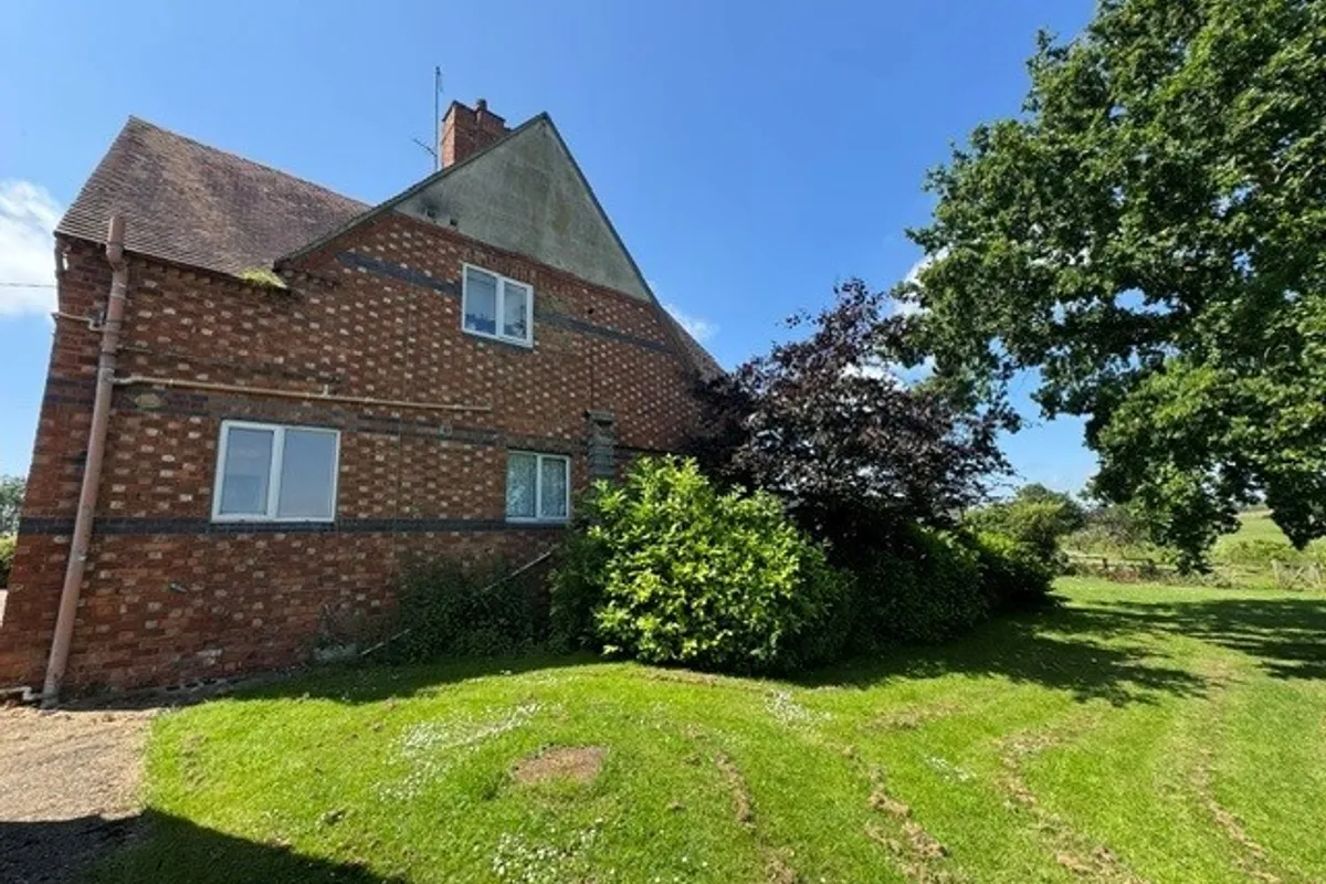 House Northampton Road in Lathbury
