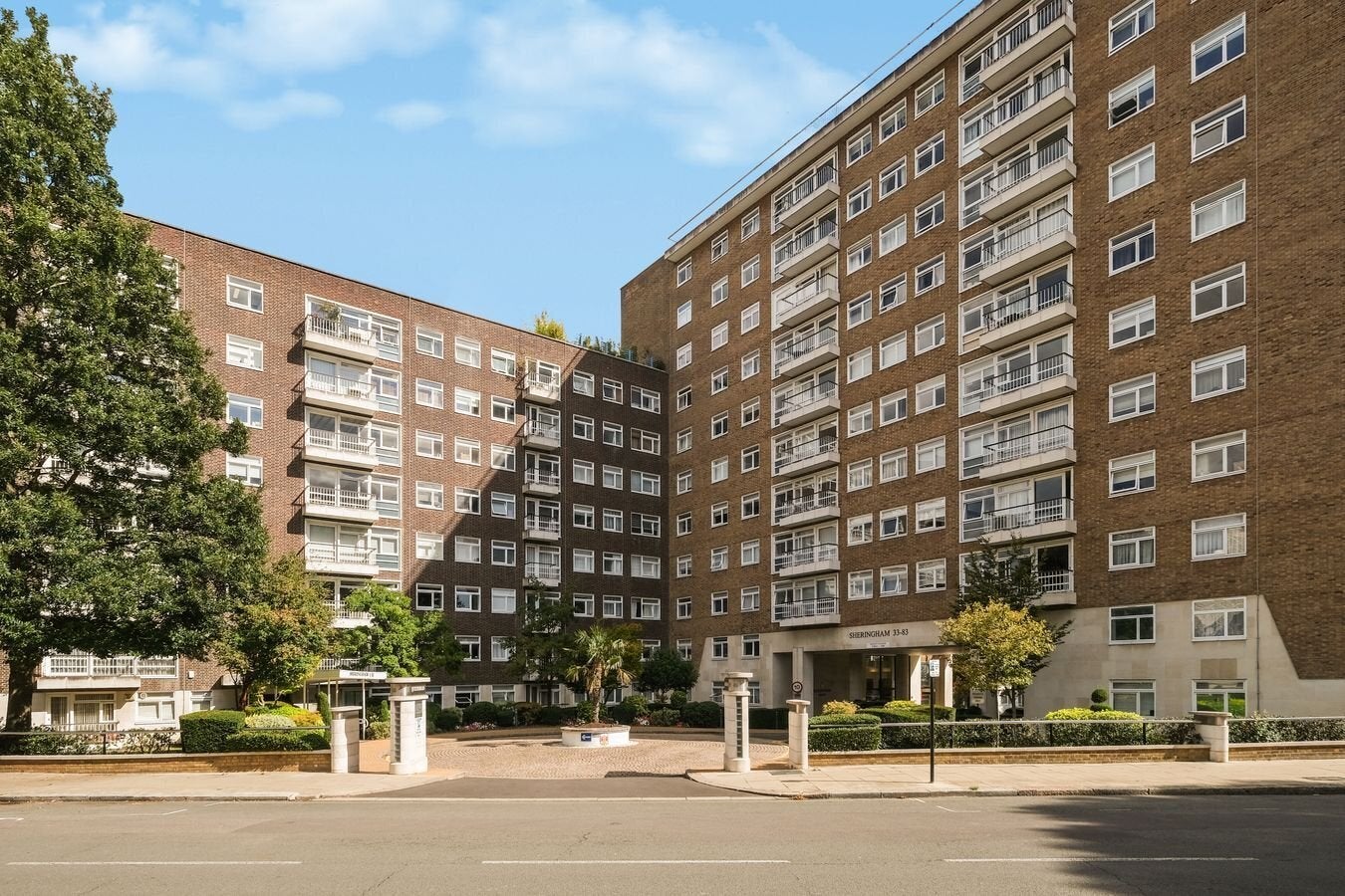 Flat Queensmead in Greater London