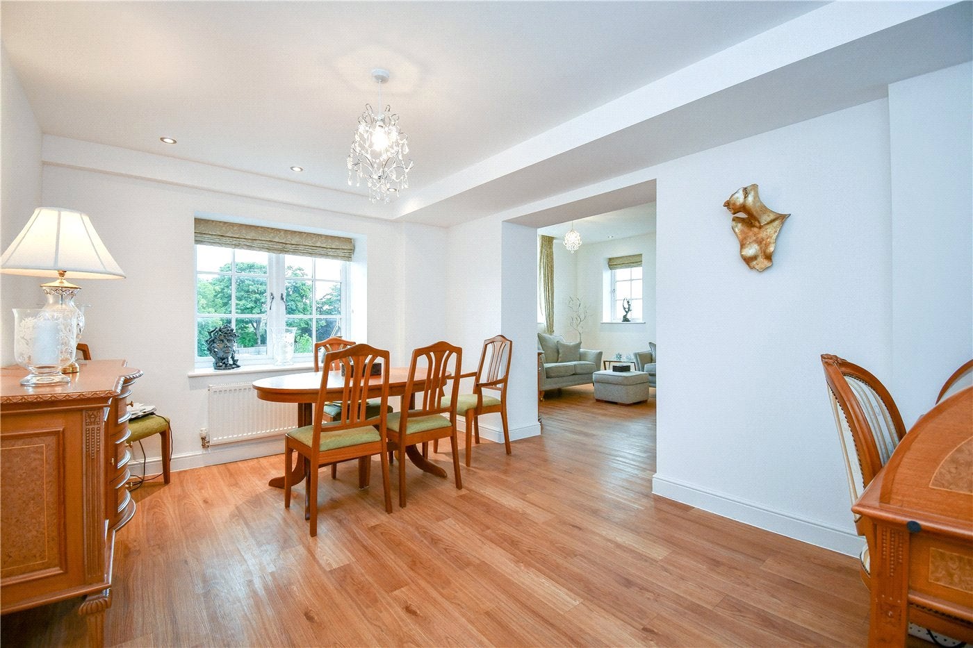 Flat Grenfell Park in Neston