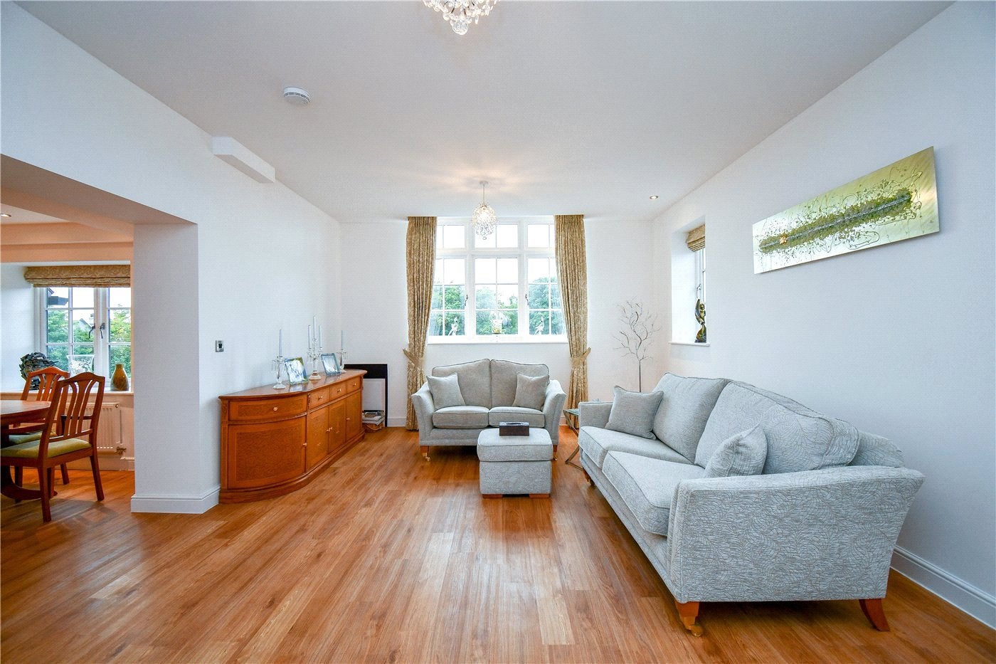 Flat Grenfell Park in Neston