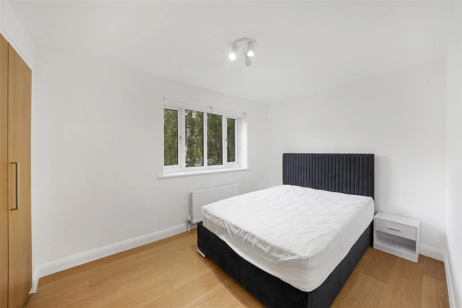 Flat Alliance Close in Greater London