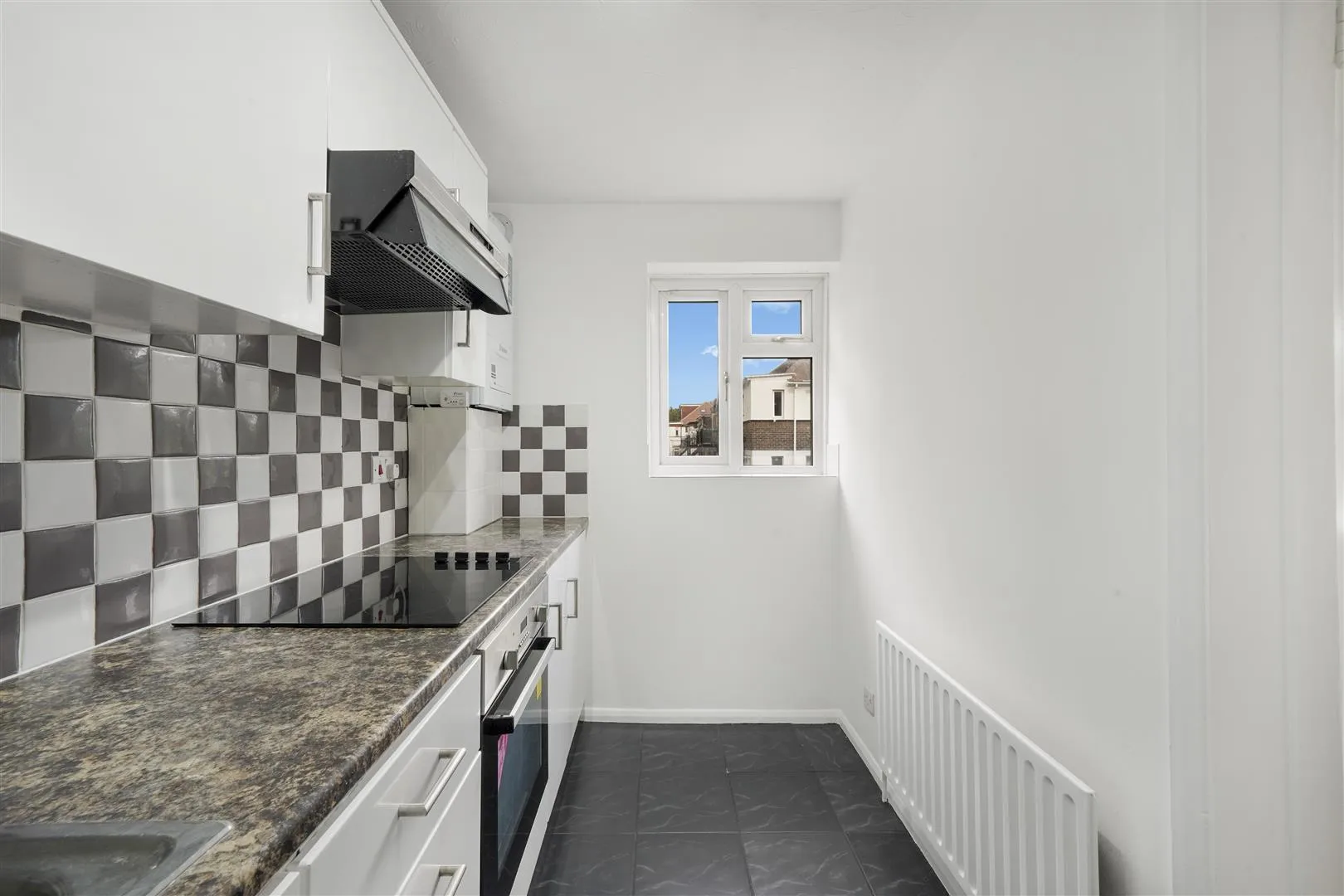 Flat Alliance Close in Greater London