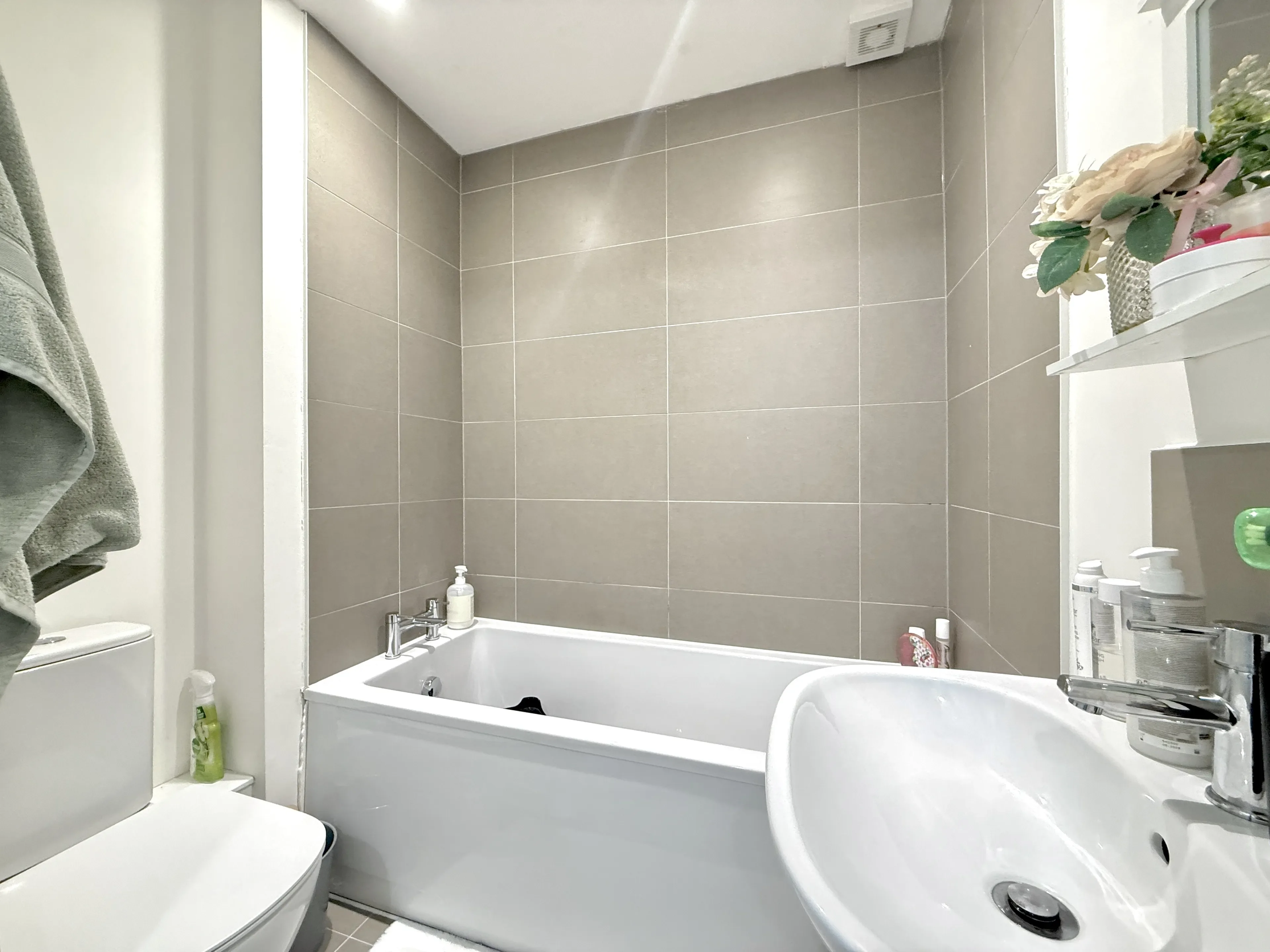 Flat Queen Anne Road in Maidstone