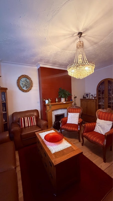 Room Oaklands Avenue in Greater London