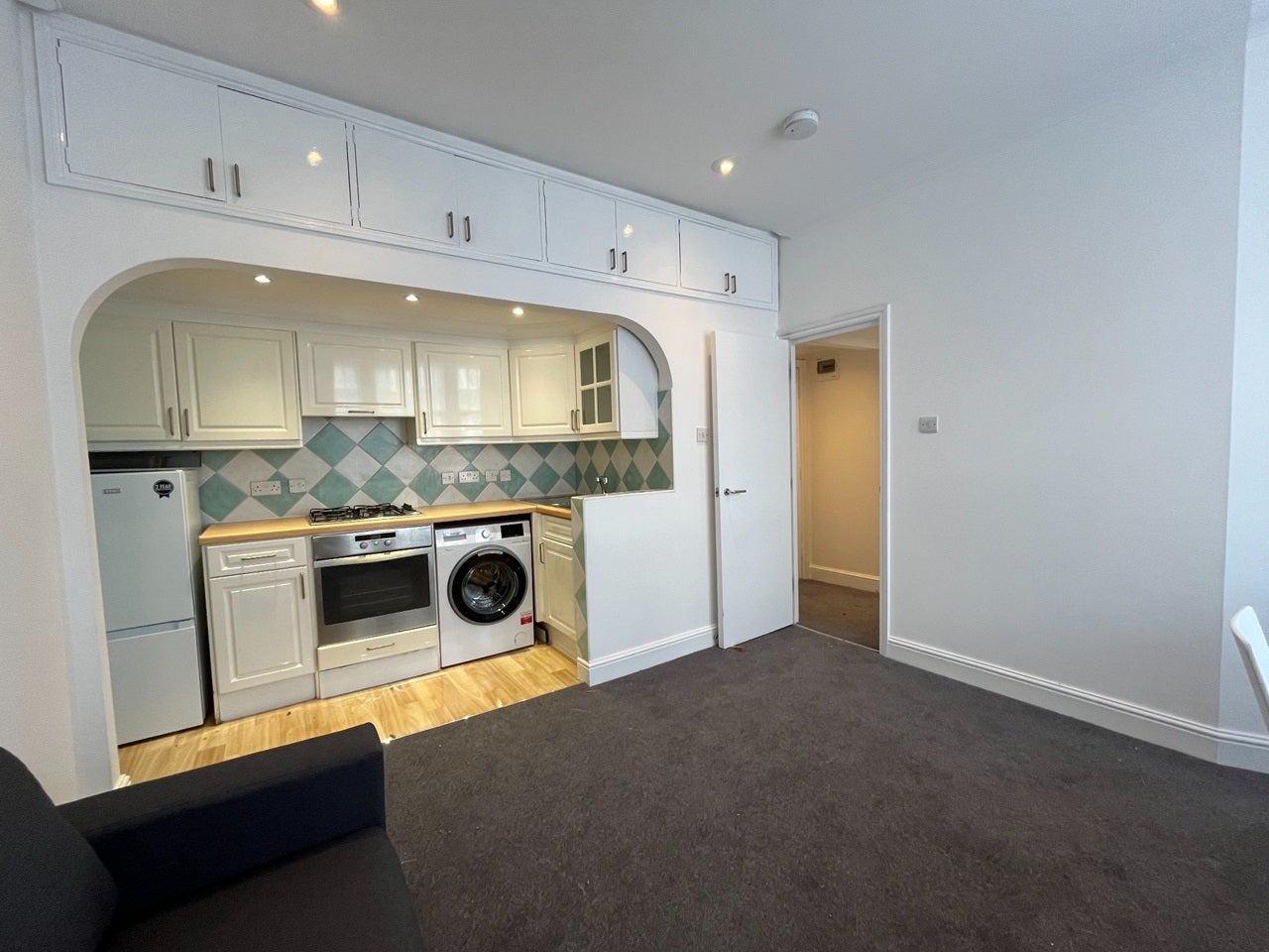 Flat Howitt Road in Greater London