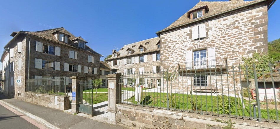Flat Avenue du Docteur Jean Lambert in Vic-sur-Cère