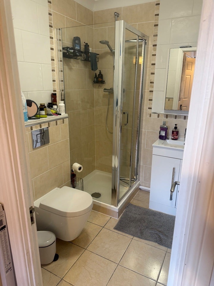 Room Wycliffe Road in Greater London