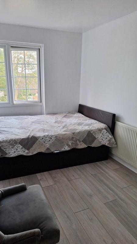 Room Hatterill in Basildon