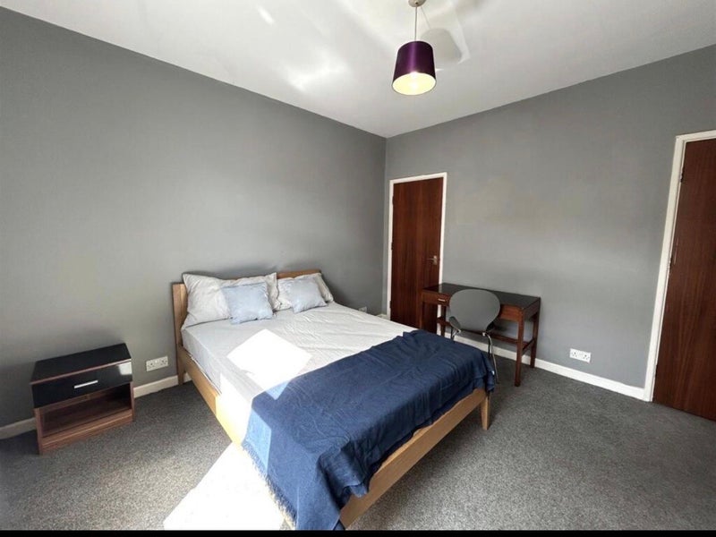 Room Pomona Street in Sheffield