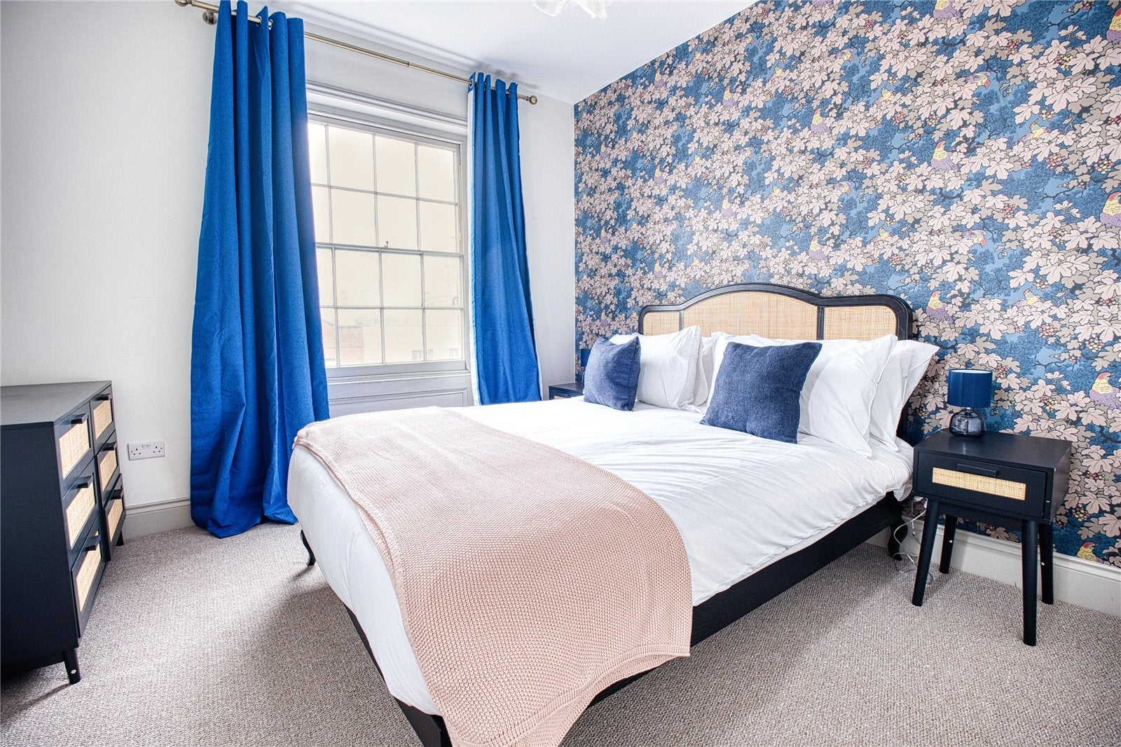 Flat Lansdown Place in Cheltenham