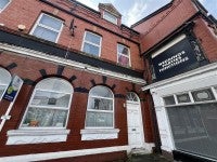 Flat Middle Hillgate in Stockport