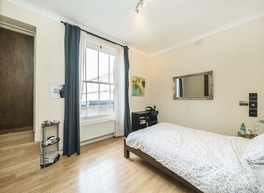 Flat Prince's Square in City of Westminster