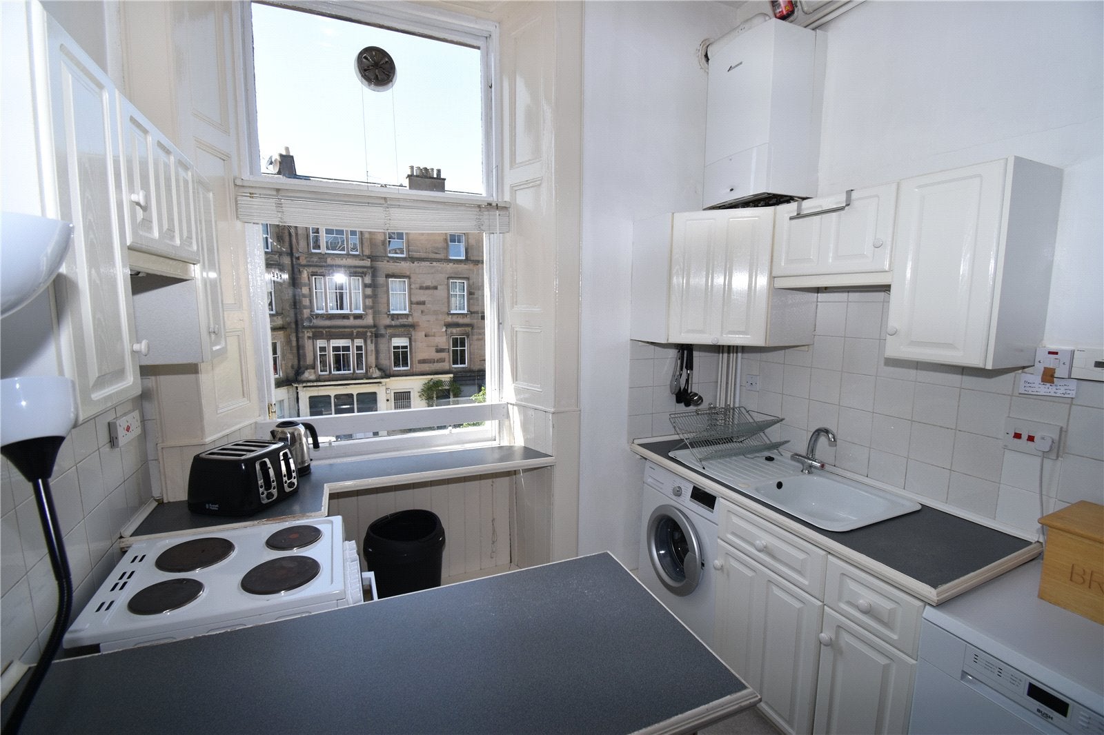 Flat Hillside Street in City of Edinburgh