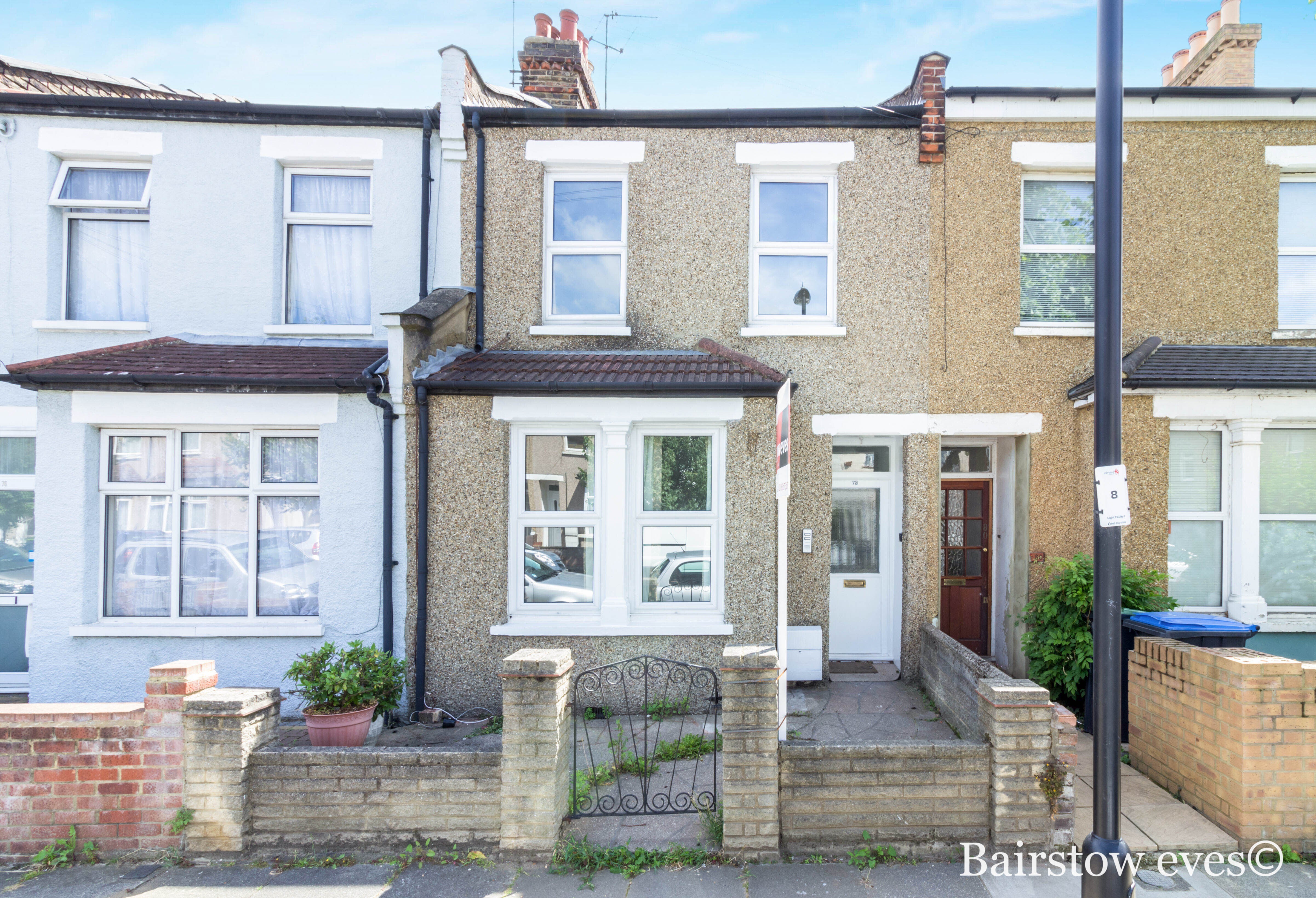 House Poynter Road in Greater London