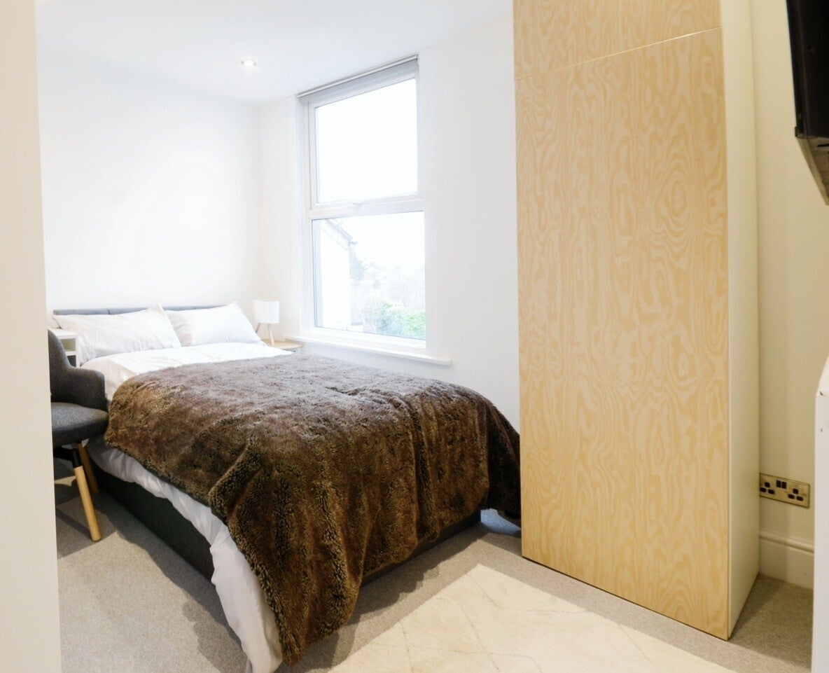 Room Middlecroft Lane in Gosport