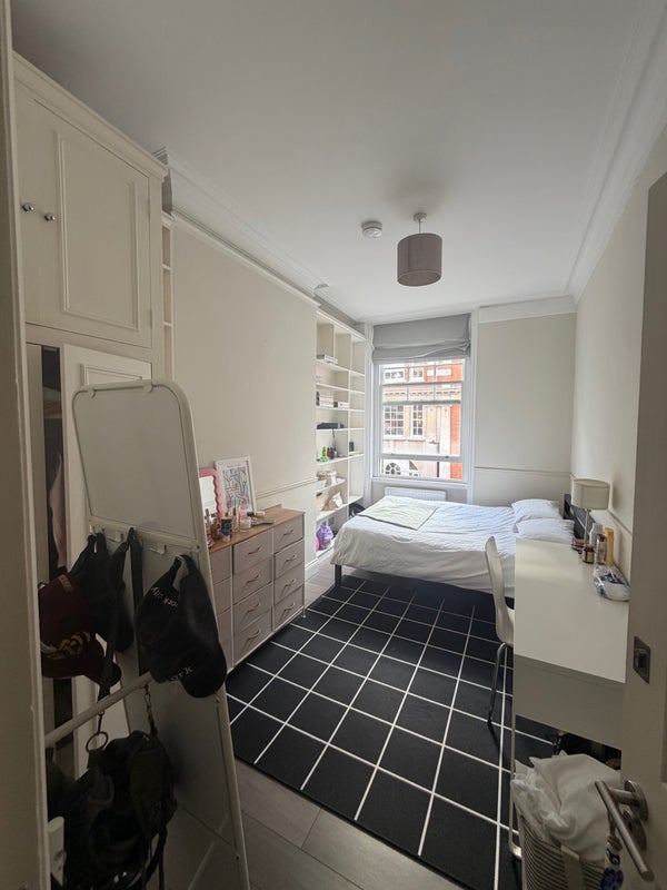 Flat Great Portland Street in City of Westminster