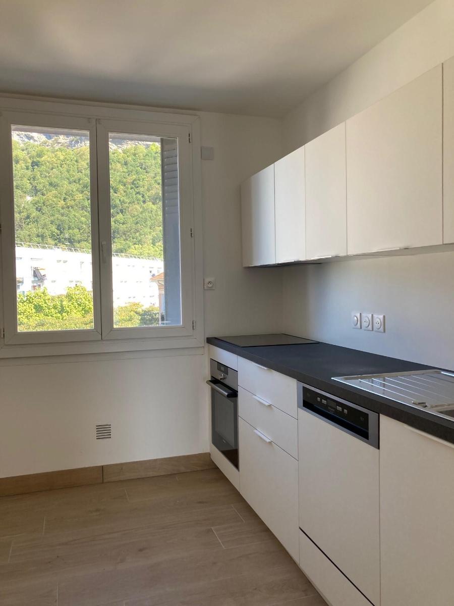 Appartement Rue Pierre Semard à Saint-Martin-le-Vinoux