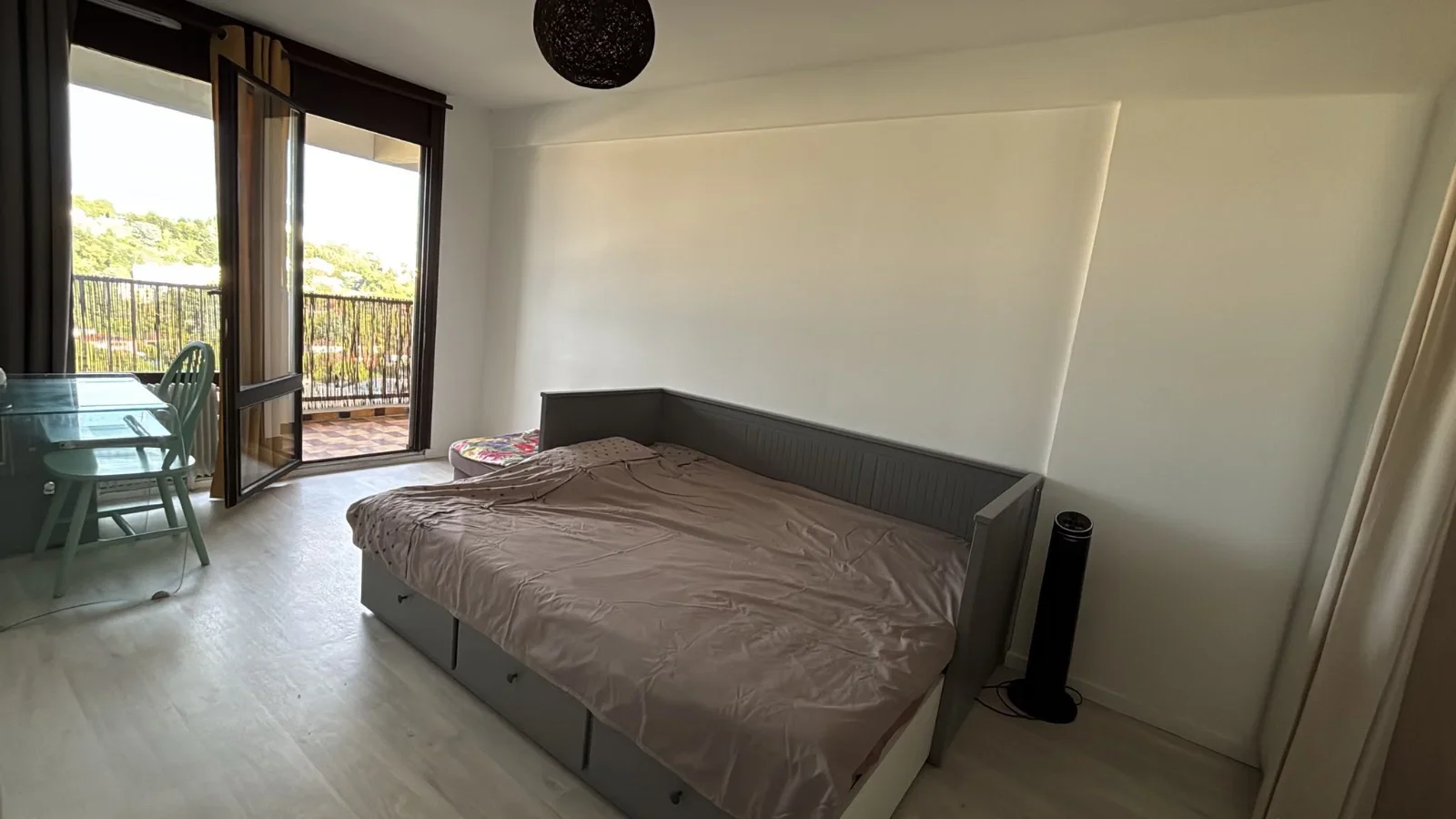 Room Autoroute du Soleil in Lyon