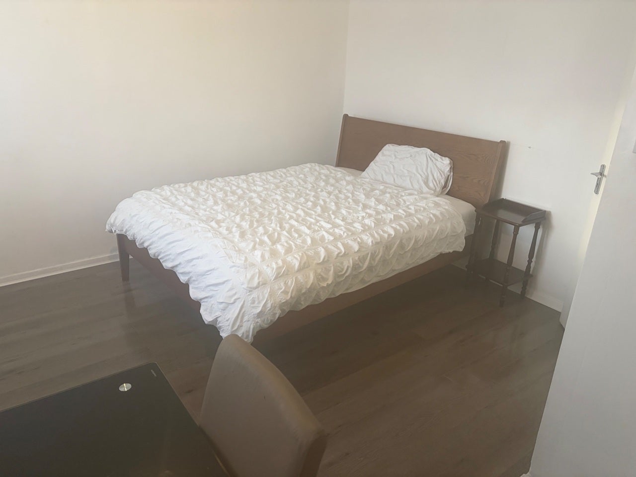 Room Kesteven Road in Manchester