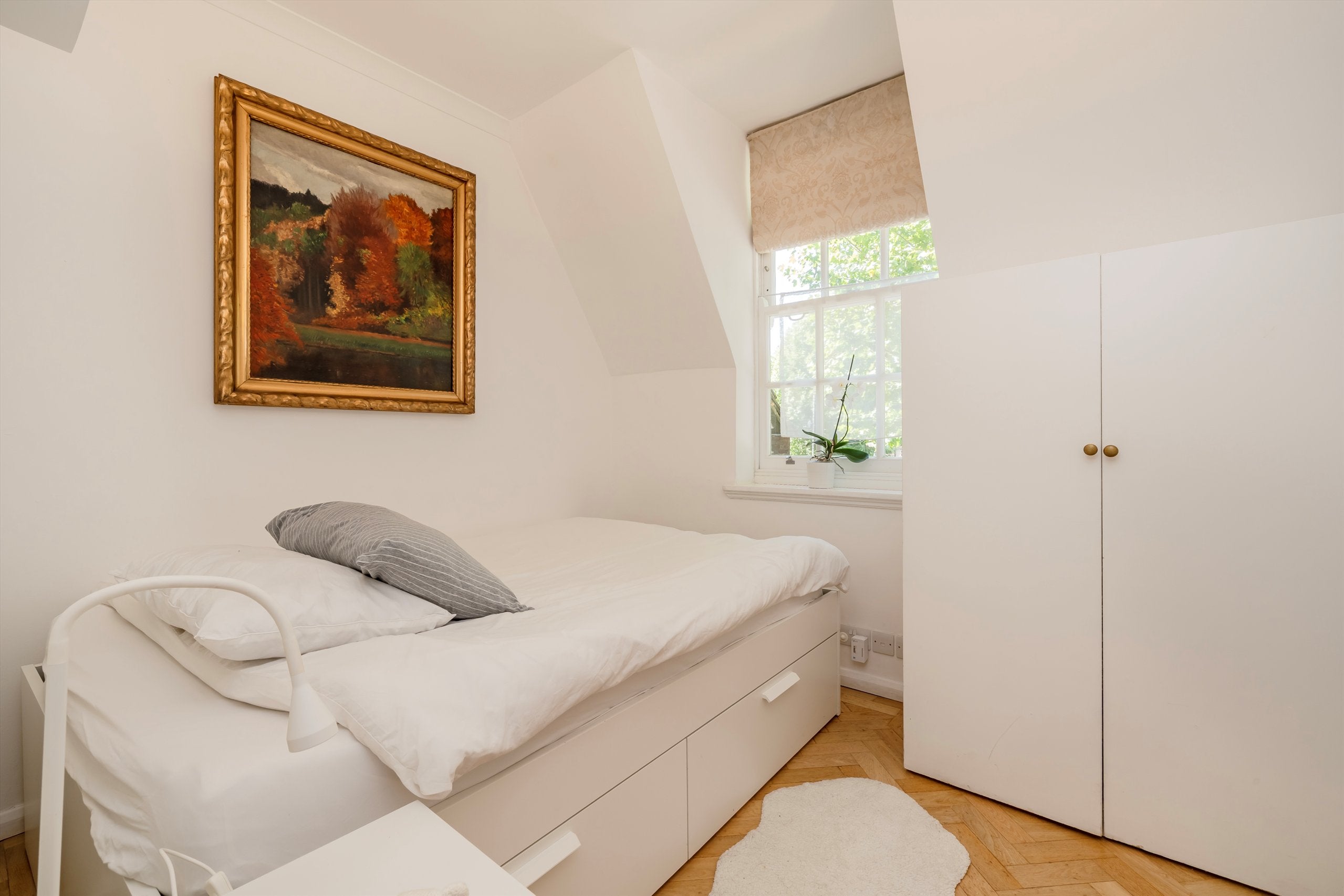 Flat Kensington Church Walk in Greater London