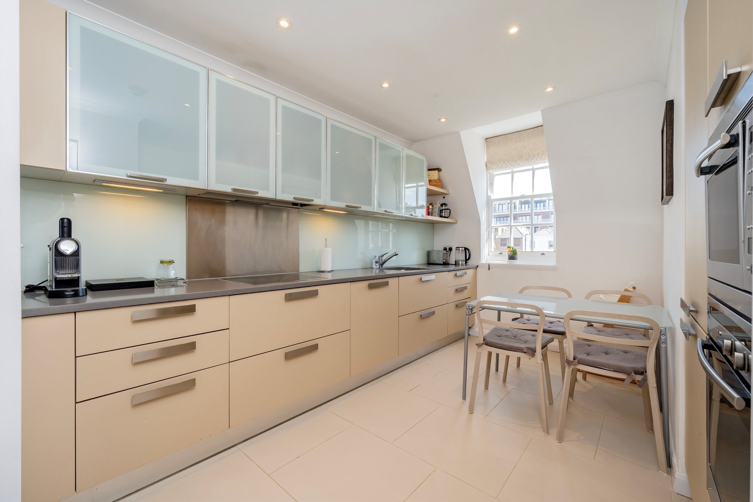 Flat Kensington Church Walk in Greater London