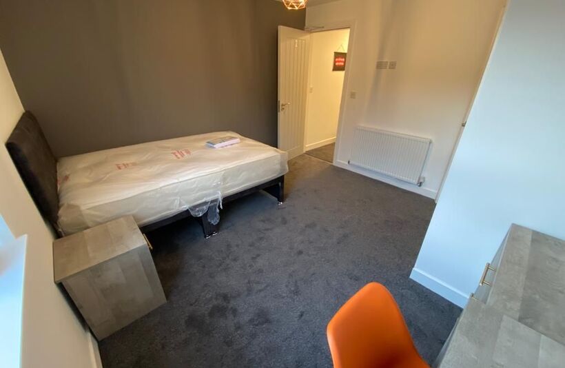 Room St. George's Road in Coventry