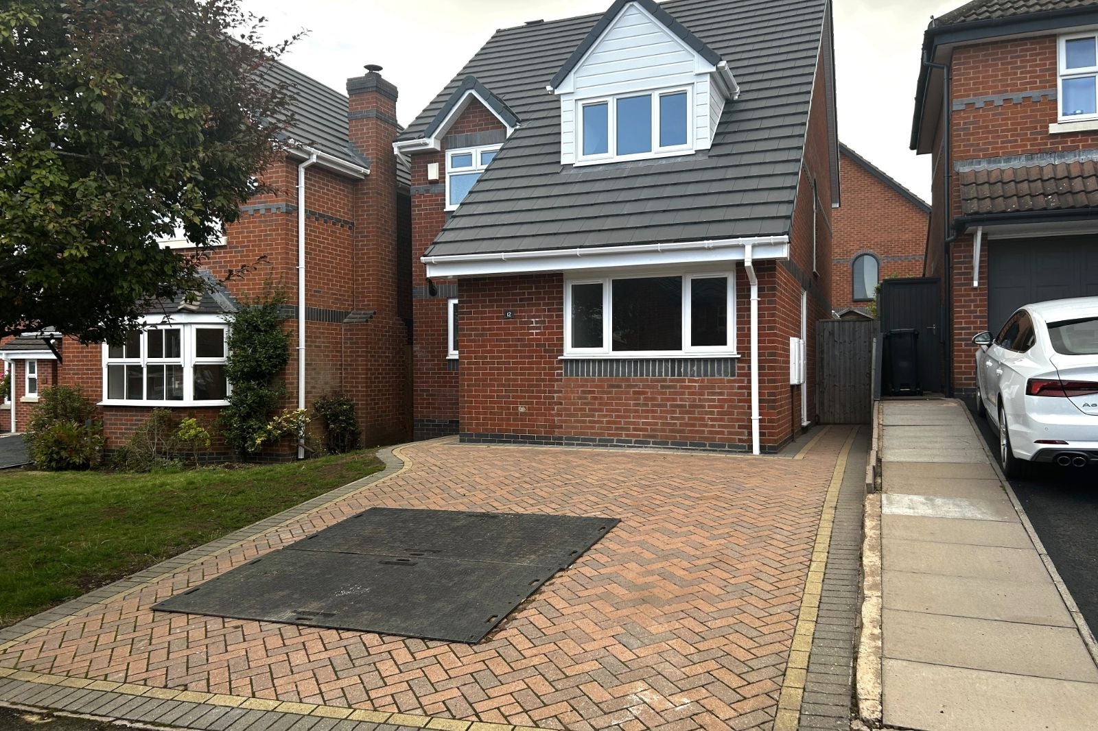 House Peninsula Road in Wychavon