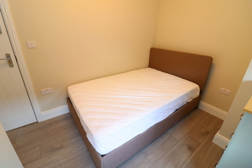 Room Globe Road in Greater London