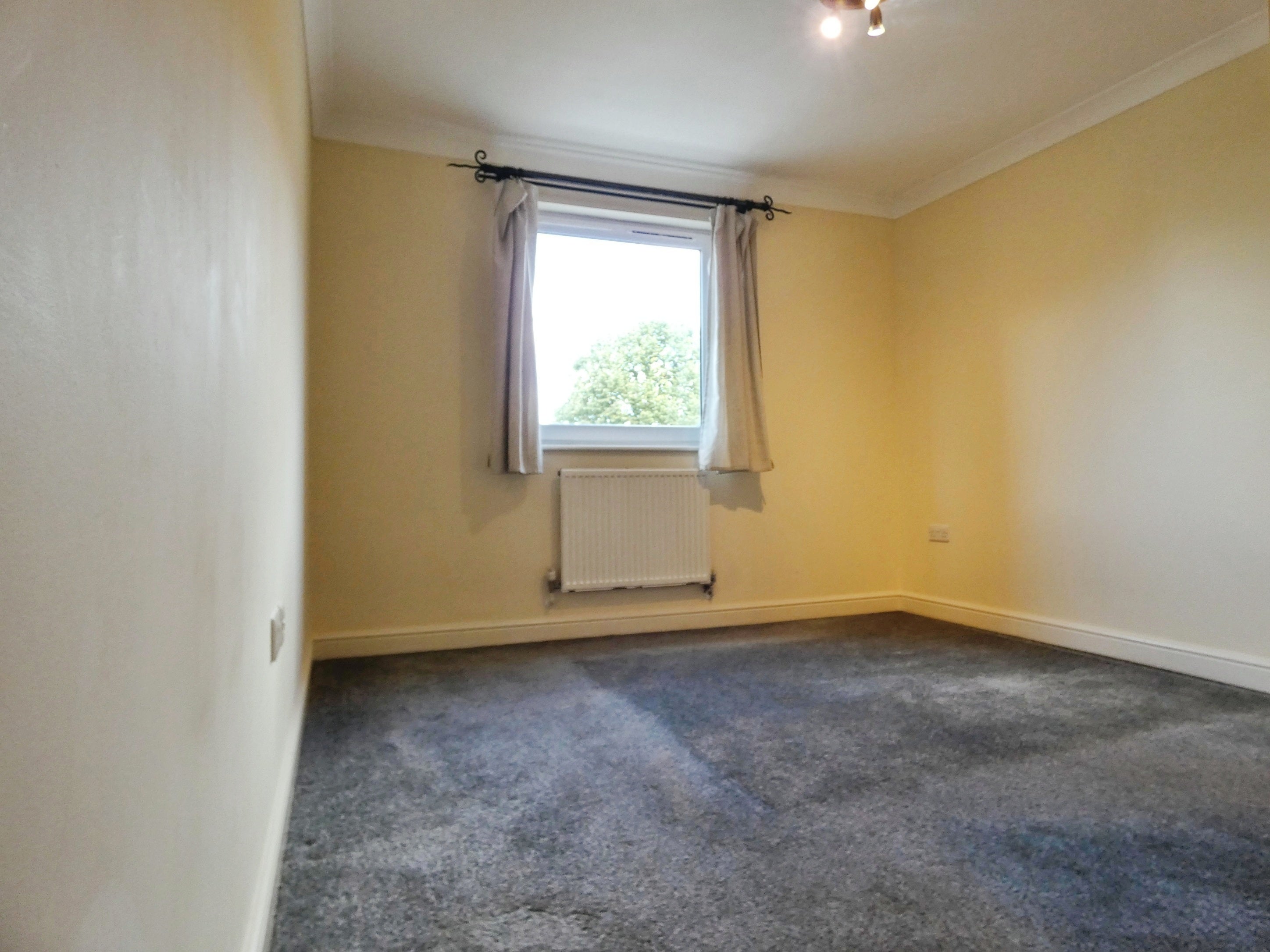 Flat Melbourne Road in Greater London