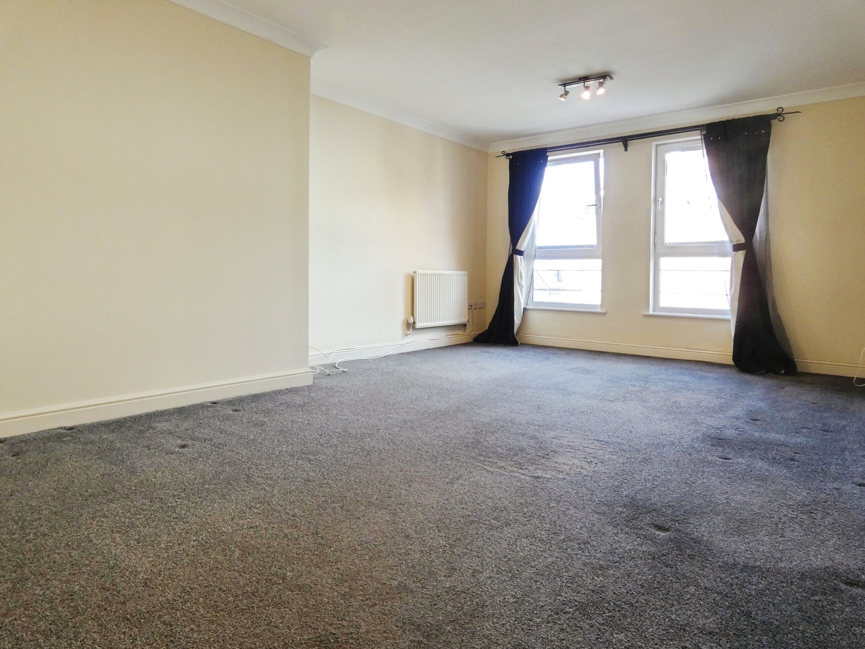 Flat Melbourne Road in Greater London