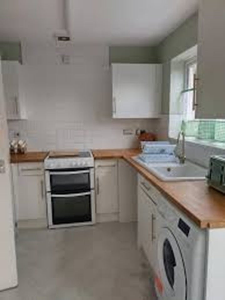 Room Kirkstall Lane in Leeds