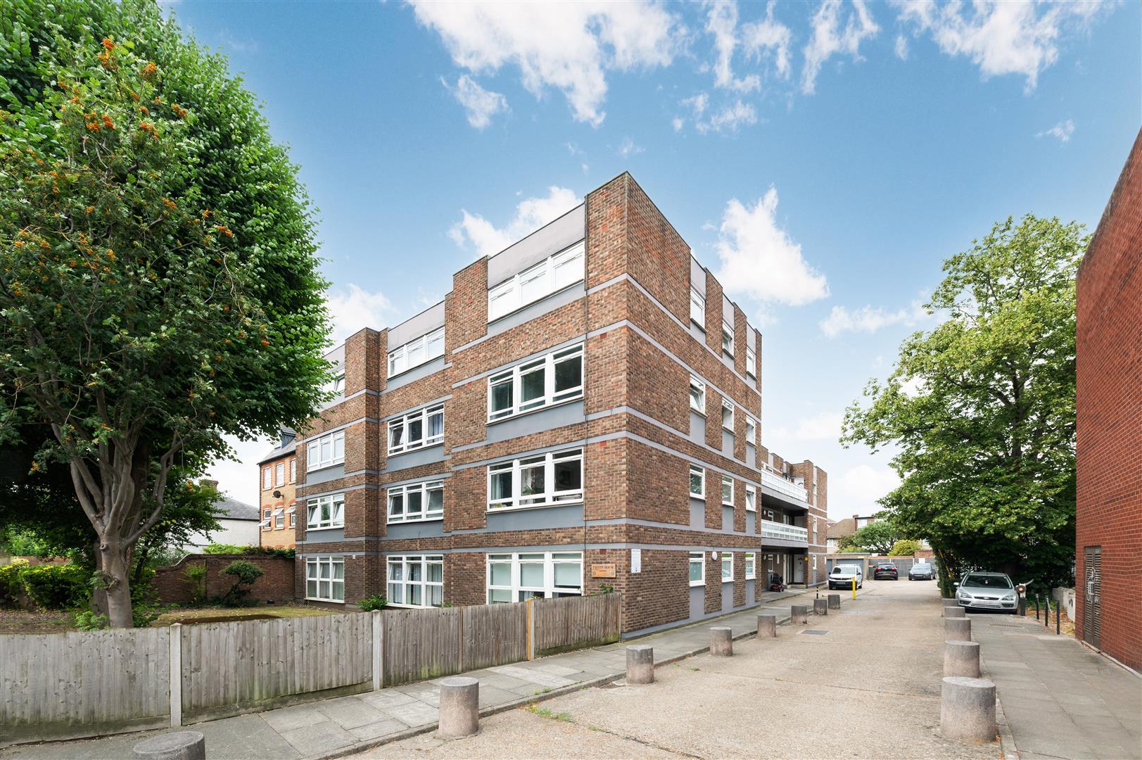 Flat Morden Road in Greater London