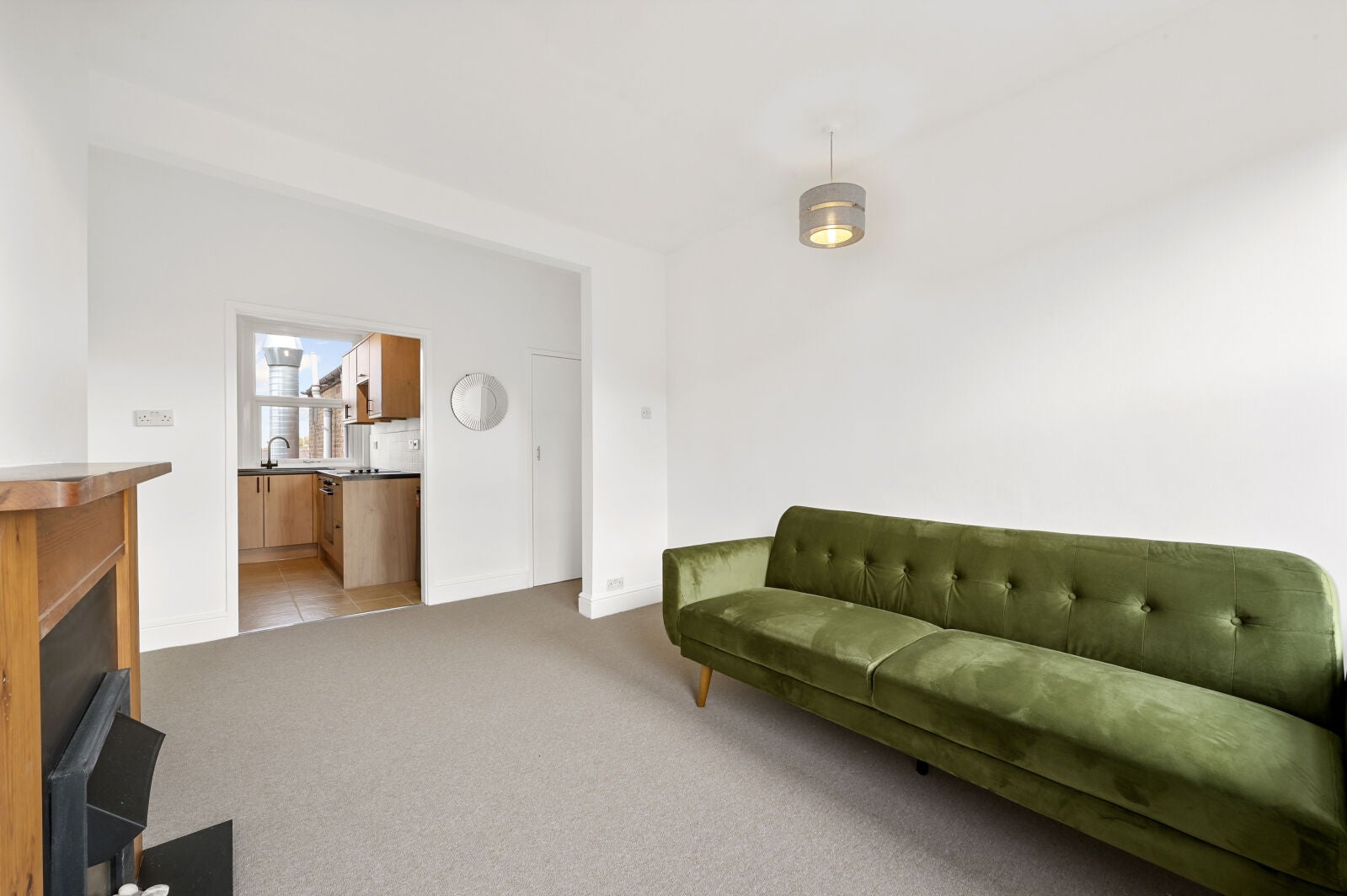 Flat Trinity Road in Greater London