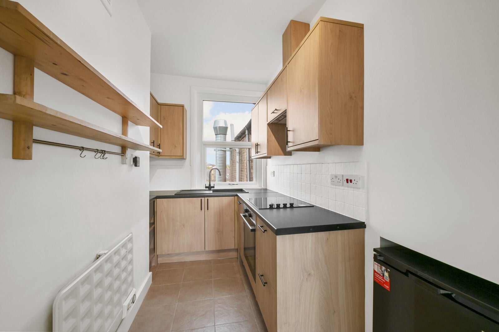Flat Trinity Road in Greater London