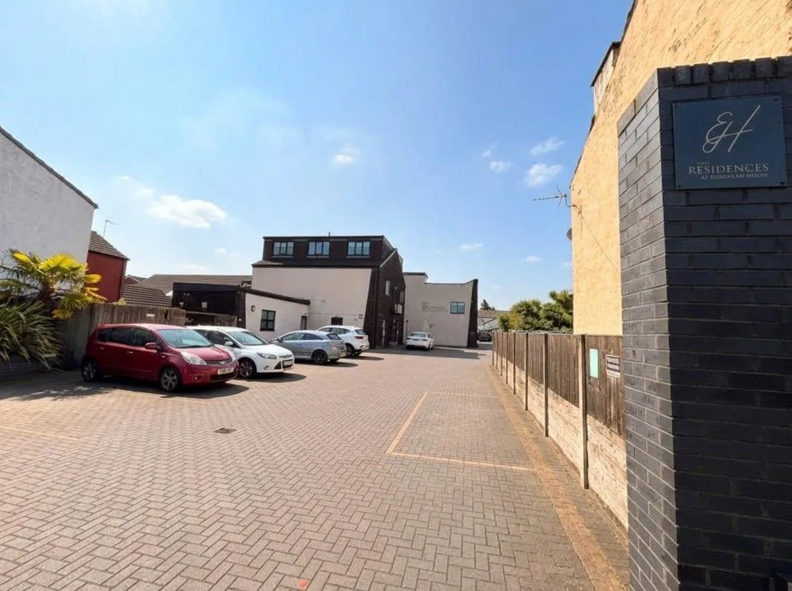 Flat Hall Street in Southport