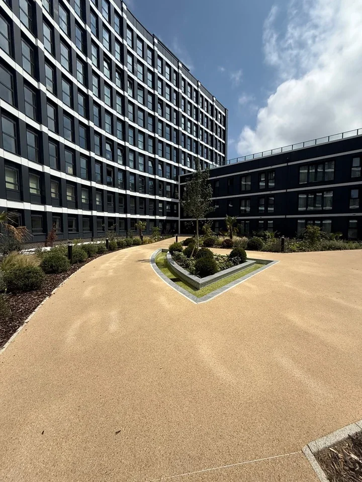 Flat Cockfosters Road in Greater London