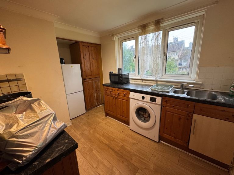 Flat Essendean Place in City of Edinburgh