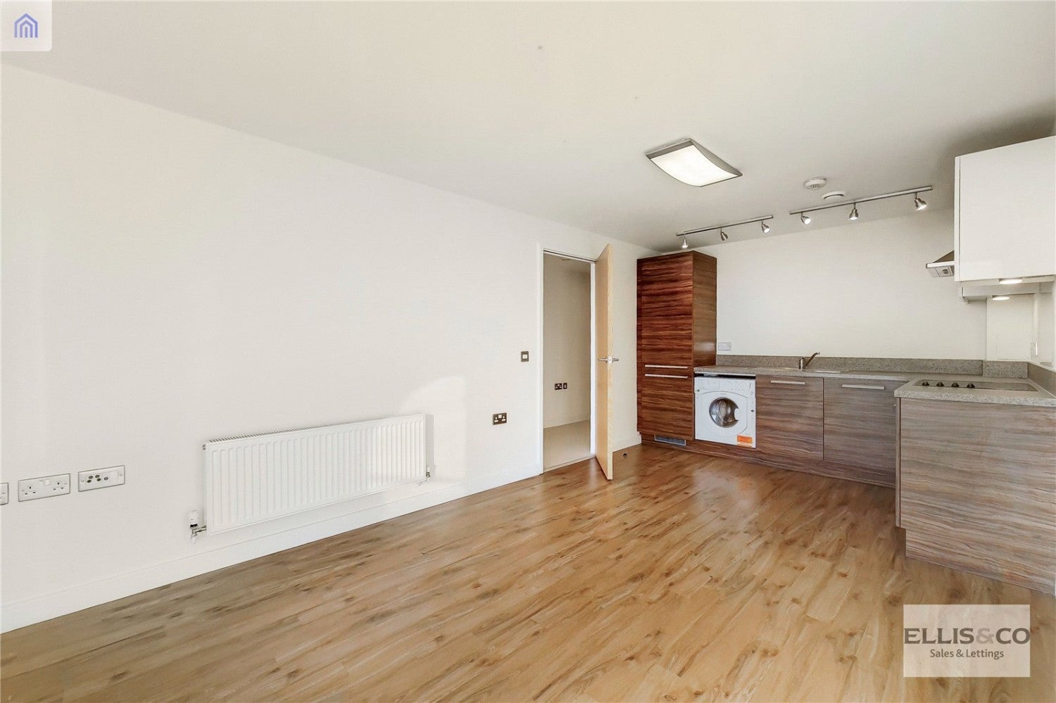 Flat The Green in Greater London
